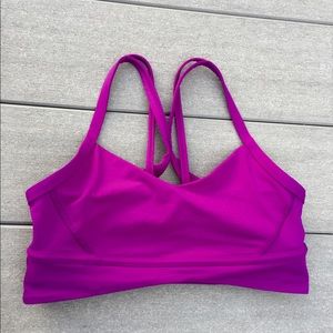 Lululemon sports bra. Great support! Size 6 EUC